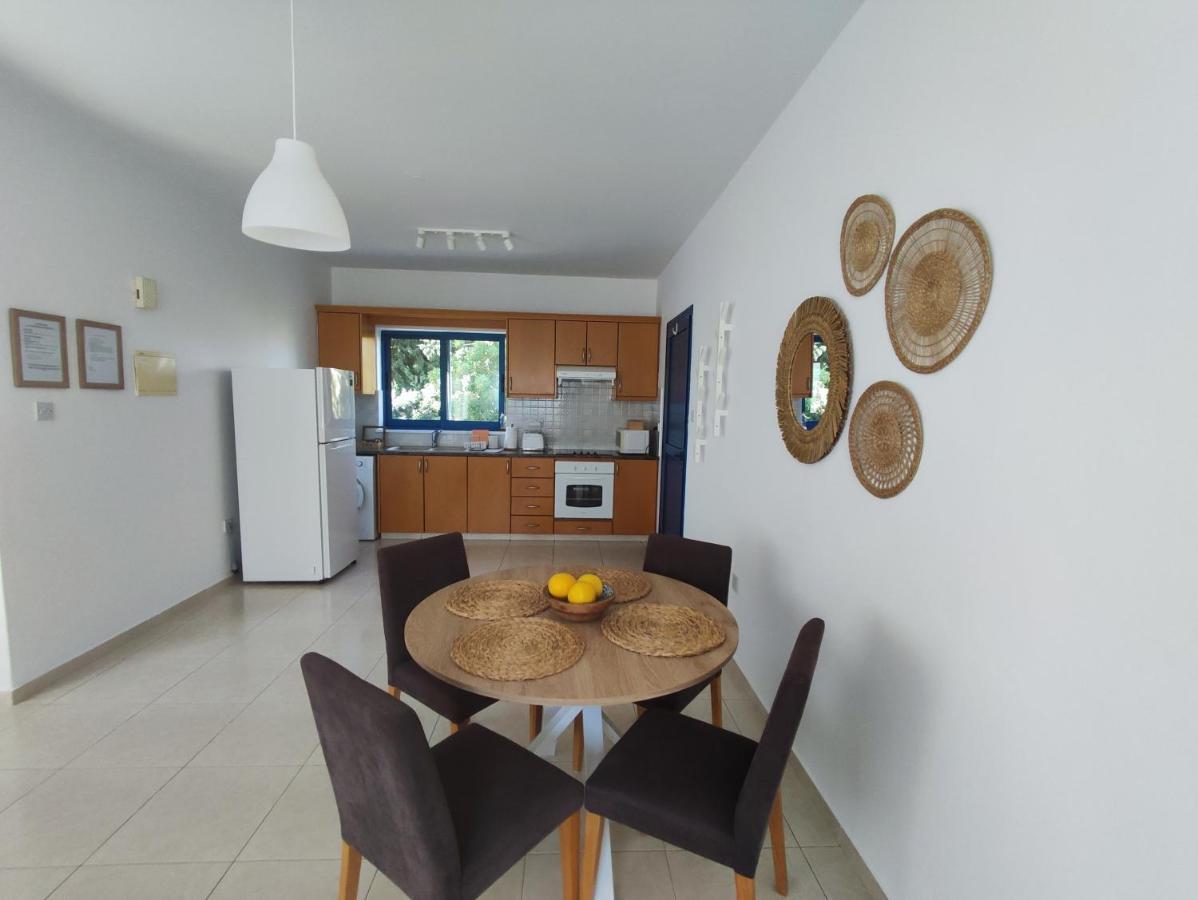 Appartement Marina Gardens à Paphos Extérieur photo